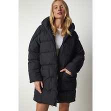 Happiness İstanbul Kadın Kapüşonlu Oversize Şişme Kaban %100 Polyester Düz Siyah