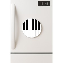 Nurdic Desenli Temalı Yuvarlak Buzdolabı Magnet – 10X10 cm Piyano