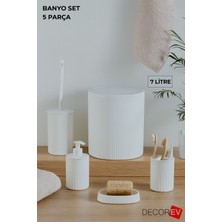 Decorev 5 Parça Modern Çizgili Banyo Seti – Sabunluk, Sıvı Sabunluk, Diş Fırçalık, Tuvalet Fırçası ve Çöp Kovası (Beyaz) DC-6762