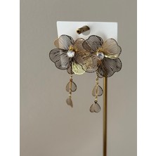 Marsel Çiçek Model Ince Plaka Taş ve Kalp Detay Sallantılı Gold Çelik Küpe