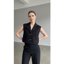 Moda Kadın Siyah Iki Düğmeli Kaşe Yelek