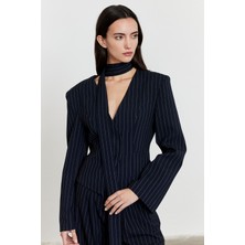 Facette Çizgili Belden Oturmalı Fular Detay Blazer Lacivert