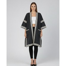 Amida Kadın Siyah Krem Desenli Salaş Kesim Cepli Triko Panço - 2531