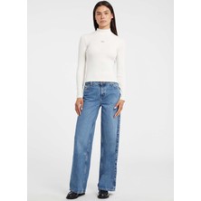 Guess Jeans Dik Yaka Baskılı Krem Kadın T-Shirt Guess Jeans Kadın Tp