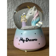 Tunç Unicorn ve Sevimli Kız Temalı Işıklı Müzikli Kar Püskürtmeli Orta Boy Pilli Kar Küresi
