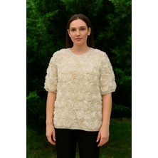 Sibel Günay Butik Kadın Tül Kabartma Gül Desenli Krem Kazak|Kısa Kollu-Standart(40 Bedene Kadar Uyumlu)