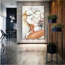 GülsenArt Yüzünde Beyaz Buketi Olan Kadın Dikey Hd Baskı Kanvas Tablo
