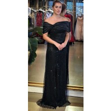 Abiyeniall Siyah Madonna Yaka Yırtmaçlı Düz Kesim Pullu Boncuklu Uzun Abiye Elbise 11029-07