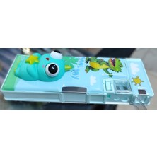 Ada Çanta Kırtasiye 3 Bölmeli Kapaklı Sukuşi Dinozor Figürlü Kalemtraşlı Kalem Kutusu