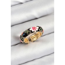 Claris Pirinç Siyah Mineli Çiçek Motifli Gold Renk Ayarlanabilir Kadın Yüzük