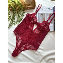 Kırmızı Dantel Transparan V Yaka Askılı Bodysuit