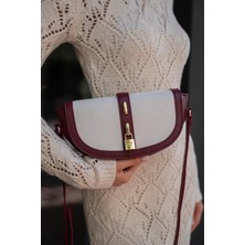 Ada Çanta Kırtasiye Kkadın Kilit Aksesuarlı Detaylı Kontrast Tasarımlı Çapraz Çanta