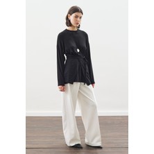 Manuka Beli Bağlama Tasarımlı Bluz Siyah