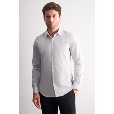 İmza Beyaz - Lacivert Sert Yaka Çizgili Desen Uzun Kol Slim Fit Esnek Gömlek 1004255177