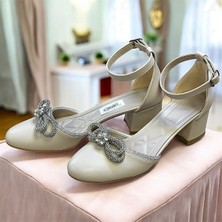 KAFKASLAR AYAKKABI Kısa 5 cm Kalın Topuklu Önü Kapalı Bilekten Bağlı Taşlı Bayan Ayakkabı