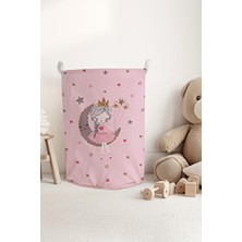 Talia Home Pembe Ay'da Oturan Kız Oyuncak Kutusu 45 x 36 cm Keçe Materyal Özellikli