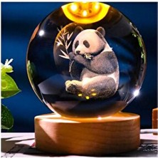 Özen Avm Dekoratif Işıklı Ahşap Stand'lı Tasarımlı 3D Panda Cam Küre Büyük Boy