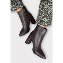 Liger Kalın Topuk Sivri Burun Fermuarlı Kadın Bot Kahverengi