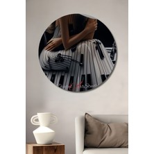 Teona Ahşap Şık Kadın Piyano Desenli Ahşap Dekoratif Tablo Yağlı Boya Görünümlü Modern Sanat Yuvarlak Tablo