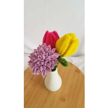 Badem Hediyecilik Vazoda Kasımpatı ve Lale Çiçeği