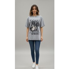 Sibel Günay Butik Kadın Gri Eskitme Mickey Baskılı Oversize Tişört | %100 Pamuk – Rahat Kesim