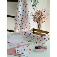 Fulya Tuhafiye Ftbabycollection Müslin & Bambu Yenidoğan Hediye Seti (Battaniye, Mendil, Önlük, Zıbın, Çorap)