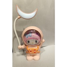 Ada Çanta Kırtasiye Sanrio Kuromi Hello Kitty Melody Figürlü Astronot Model Şarjlı Masa/gece Lambası