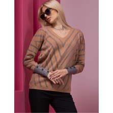 Bej Çizgili V Yaka Kadın Kazak