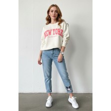 Lupinn Kadın Ekru New York Baskılı Bisiklet Yaka Uzun Kollu Oversize Pamuklu Sweatshirt - Kadın Sweatshirt