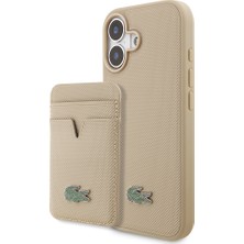 iPhone 17 Kılıf Lacoste Lisanslı M-Safe Özellikli Pu Pike Desenli Metal Logolu Kartlıklı Kapak Bej