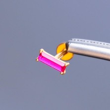 Aida Jewelss Yüksek Kalite G23 Titanium Dikdörtgen Fuşya Zirkon Altın Titanyum 8x1.2mm Labret Piercing