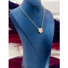 Livora Jewelry 925 Ayar Gümüş Pembe Kuvars Taşlı Yonca Modeli Trend Kadın Kolye