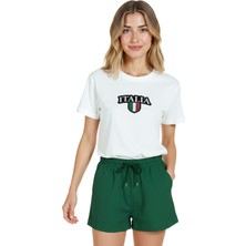 Color Luxe Kadın Beyaz Relaxed Fit %100 Pamuk Tişört – Italıa Tipografi & Kalkan Bayrak Baskılı