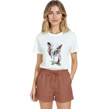 Color Luxe Kadın Beyaz Relaxed Fit %100 Pamuk Tişört – Suluboya Sokak Eskizli Baskılı