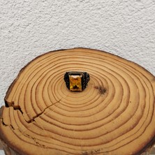 Generic 925 Ayar Gümüş Şık Tasarım Sarıtaşlı Erkek Yüzük – El Işçiliği - Yan Kenarlar Işlemeli Tasarımlı