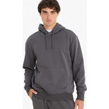 DeFacto Regular Fit Kapüşonlu İçi Yumuşak Tüylü Kanguru Cepli Basic Düz Sweatshirt X8283AZ25AU
