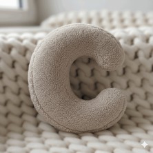 Woodesk Litera, C Harfi, Yastık, Kırlent, Elyaf Dolgulu, Welsoft Kumaş, 40 cm