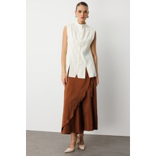 Mizalle Dik Yaka Yırtmaç Detaylı Ekru Yelek