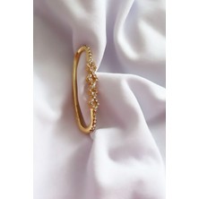 Liveyn Design Sıralı Taşlı Geçmeli Kıkırdak Küpe
