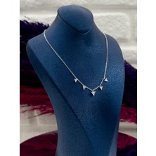 Livora Jewelry 925 Ayar Gümüş Sıralı Piramit Modeli Lüks Kadın Kolye