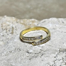Alvora Luxe Zarif Sarmalı Zirkon Taşlı Gold Yüzük