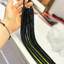 Siyah Örgülü Toka – Yeşil Detaylı El Yapımı Afrika Örgüsü-Renk Detaylı Örgülü Toka