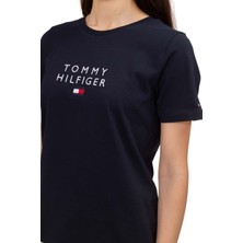 Logolu Kadın Basic Tişört Enerjik Deseni ve Nefes Alabilir Kumaşı ile Yazlık Moda İçin Uygun