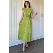 Dilay Gökoğlu Butik Vatkalı Krinkıl Midi Bel Detaylı Yeşil Elbise