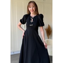 Dilay Gökoğlu Butik Balon Kol Kurdele Aksesuarı Çıkarılabilir Midi Siyah Elbise