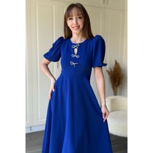 Dilay Gökoğlu Butik Balon Kol Kurdele Aksesuarı Çıkarılabilir Midi Saks Mavisi Elbise