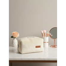 Moserini Krem Yumuşak Peluş Makyaj Çantası – Kadınlar İçin Büyük Boy XL Seyahat Kozmetik Düzenleyici, Çok Amaçlı Kaliteli Astar