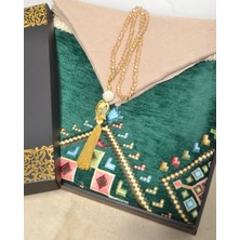 Bilenler Çeyizlik Hediyelik Seccade Eşarp Tesbih Set – Kilim Desenli Kadife Astarlı Seccade, Eşarp, Kristal Tesbih Özel Kutulu Lüks Hediye Seti