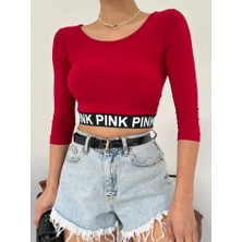 Artsviva Pink Yazılı Fakir Kol Lastikli Crop -Kırmızı