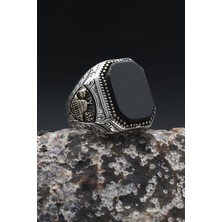 Prestige Mescidi Aksa Modelı ve Allah ve Muhammed Yazlı Oniks Taşlı 925 Ayar Gümüş Erkek Yüzük 902365